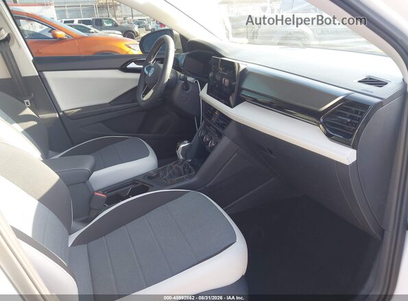 3VV8C7B2XSM059575 2025 VOLKSWAGEN TAOS White Սալոնի դիմացի տեսք