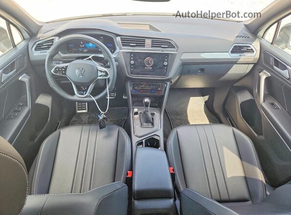 3VVCB7AX0PM134849 2023 VOLKSWAGEN TIGUAN White Widok deski rozdzielczej