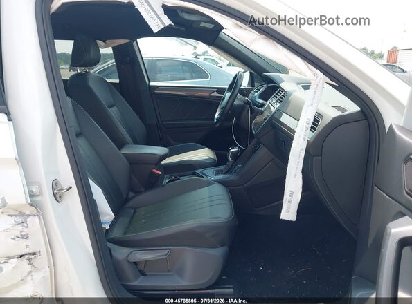 3VVCB7AX1NM069748 2022 VOLKSWAGEN TIGUAN White Вид салону спереду