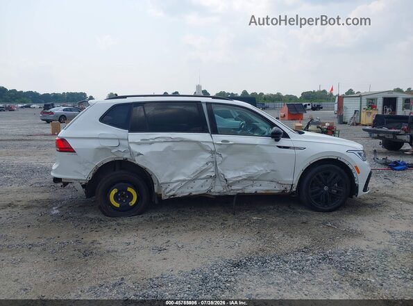 3VVCB7AX1NM069748 2022 VOLKSWAGEN TIGUAN White Вид задньої частини салону