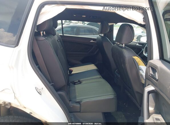 3VVCB7AX1NM069748 2022 VOLKSWAGEN TIGUAN White Вид наклейки з VIN-кодом