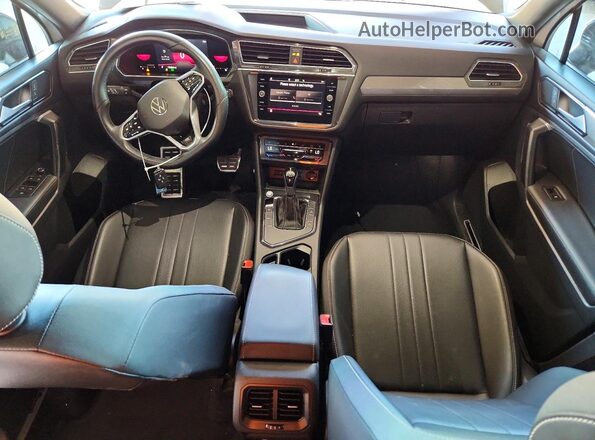 3VVCB7AX1PM011853 2023 VOLKSWAGEN TIGUAN White Vista del salpicadero