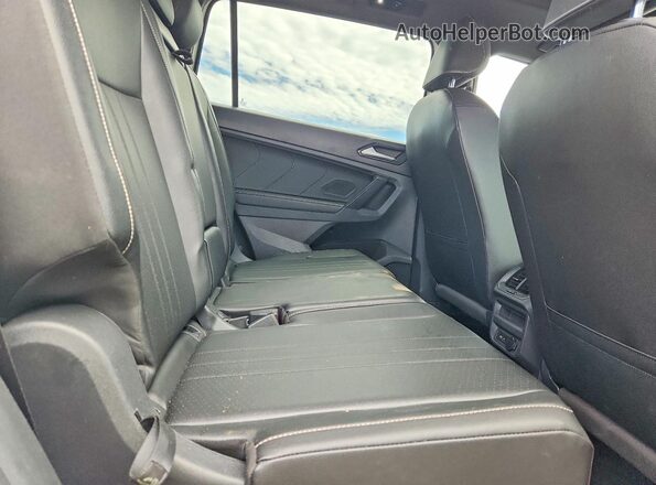 3VVCB7AX3PM049097 2023 VOLKSWAGEN TIGUAN White Rear interior view