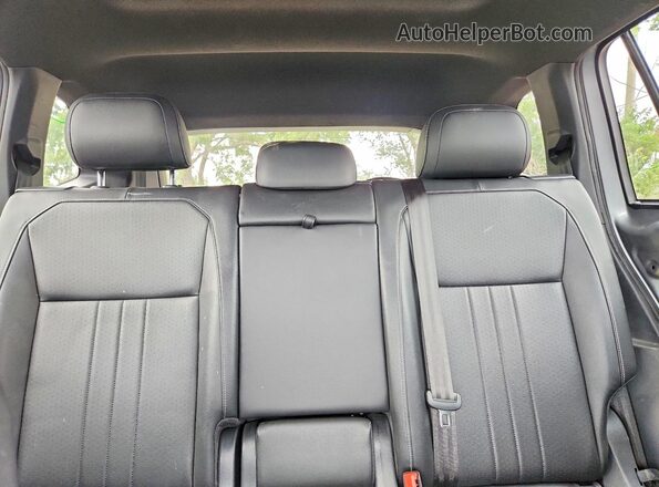3VVCB7AX5NM065928 2022 VOLKSWAGEN TIGUAN Silver Widok tylnych siedzeń