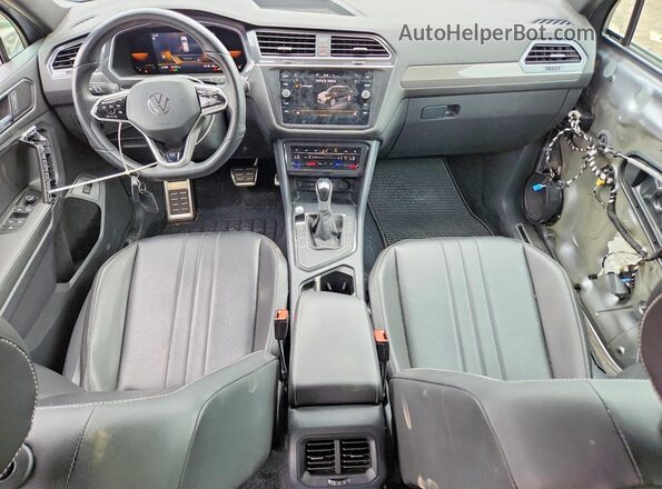 3VVCB7AX5NM065928 2022 VOLKSWAGEN TIGUAN Silver Widok deski rozdzielczej