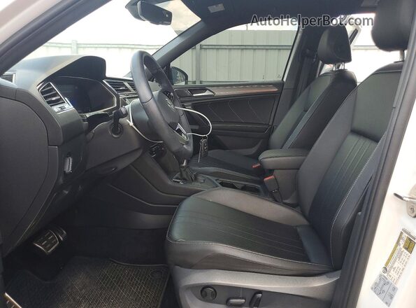 3VVCB7AX9NM040739 2022 VOLKSWAGEN TIGUAN White Vista interior delantera