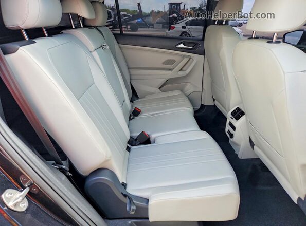 3VVCB7AXXRM160619 2024 VOLKSWAGEN TIGUAN Black Widok wnętrza z tyłu
