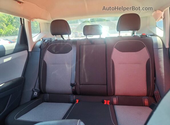 3VVCX7B20PM364184 2023 VOLKSWAGEN TAOS Silver Widok tylnych siedzeń