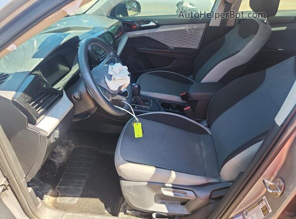 3VVCX7B20PM364184 2023 VOLKSWAGEN TAOS Silver Widok wnętrza z przodu