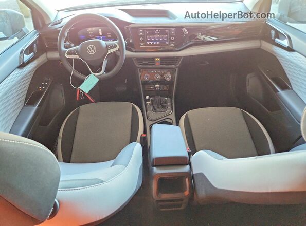 3VVCX7B28PM380360 2023 VOLKSWAGEN TAOS Gray Widok deski rozdzielczej