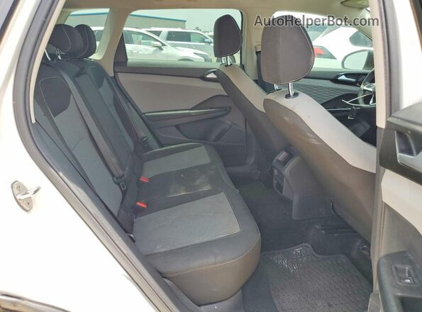 3VVCX7B2XNM014638 2022 VOLKSWAGEN TAOS Белый Вид задней части салона