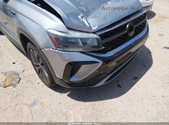 3VVCX7B2XNM017717 2022 VOLKSWAGEN TAOS Серебряный Вид спереди