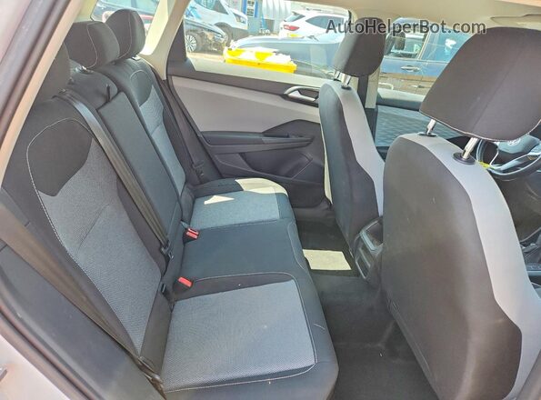 3VVDX7B21PM319405 2023 VOLKSWAGEN TAOS White Вид задньої частини салону