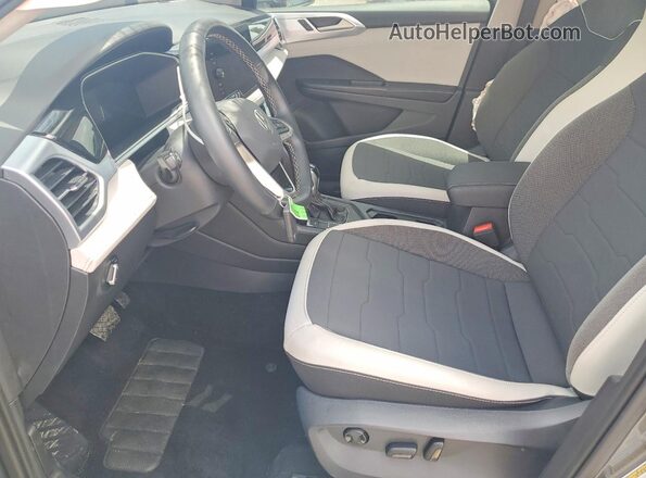 3VVEC7B28SM015805 2025 VOLKSWAGEN TAOS Gray Widok wnętrza z przodu