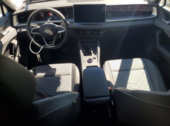 3VVER7RM0TM009259 2026 VOLKSWAGEN TIGUAN Silver Dashboard view