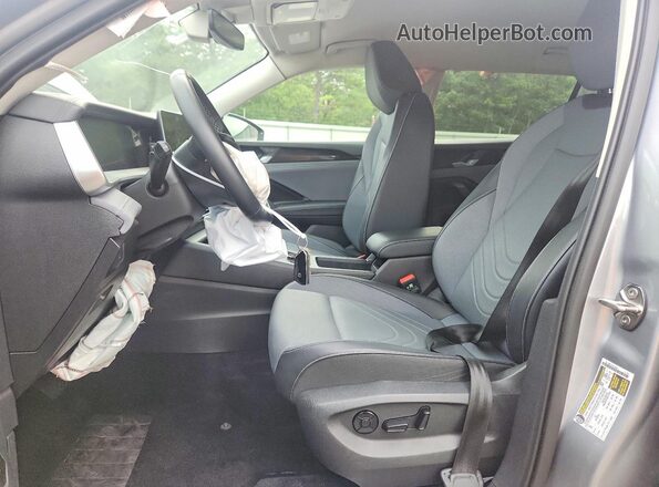 3VVER7RM1TM018410 2026 VOLKSWAGEN TIGUAN Silver Widok wnętrza z przodu