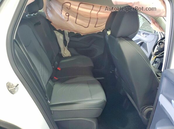 3VVER7RM5TM083289 2026 VOLKSWAGEN TIGUAN White Widok wnętrza z tyłu