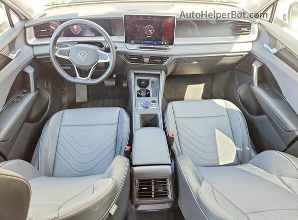 3VVER7RM8TM014435 2026 VOLKSWAGEN TIGUAN White Widok deski rozdzielczej