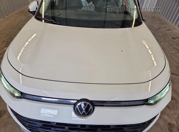 3VVER7RM9TM015870 2026 VOLKSWAGEN TIGUAN White Вид підкапотного простору