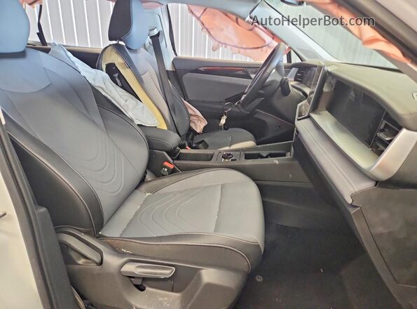 3VVER7RM9TM015870 2026 VOLKSWAGEN TIGUAN White Вид салону спереду