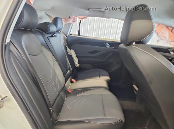 3VVER7RM9TM015870 2026 VOLKSWAGEN TIGUAN White Вид задньої частини салону