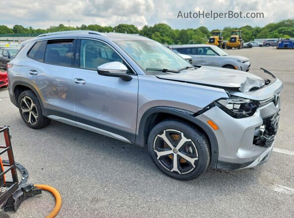 3VVER7RMXTM008975 2026 VOLKSWAGEN TIGUAN Silver Przód prawy