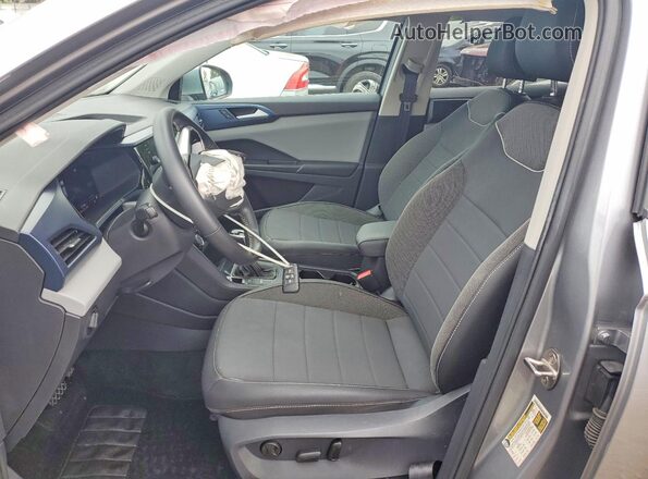 3VVEX7B24PM368103 2023 VOLKSWAGEN TAOS Silver Vista interior delantera