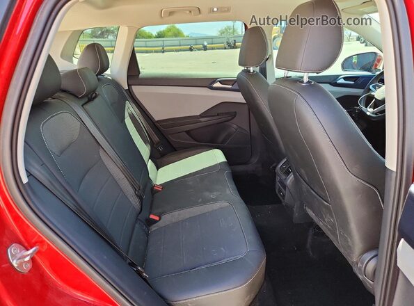 3VVEX7B2XRM069802 2024 VOLKSWAGEN TAOS Red Widok wnętrza z tyłu