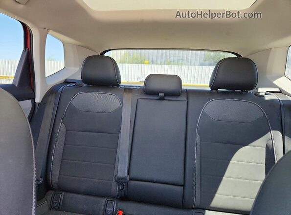 3VVEX7B2XRM069802 2024 VOLKSWAGEN TAOS Red Widok tylnych siedzeń