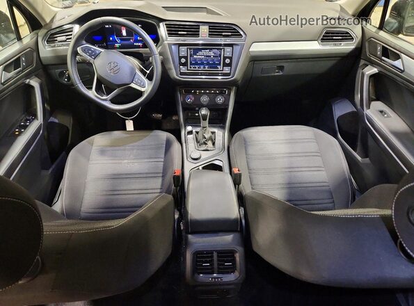 3VVFB7AX0PM017379 2023 VOLKSWAGEN TIGUAN Черный Вид панели приборов