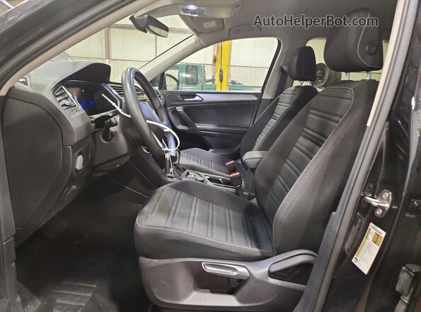 3VVFB7AX0PM017379 2023 VOLKSWAGEN TIGUAN Черный Вид салона спереди