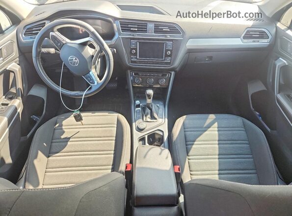 3VVFB7AX0RM028756 2024 VOLKSWAGEN TIGUAN Черный Вид панели приборов