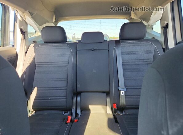 3VVFB7AX0RM077522 2024 VOLKSWAGEN TIGUAN Silver Vista de los asientos traseros
