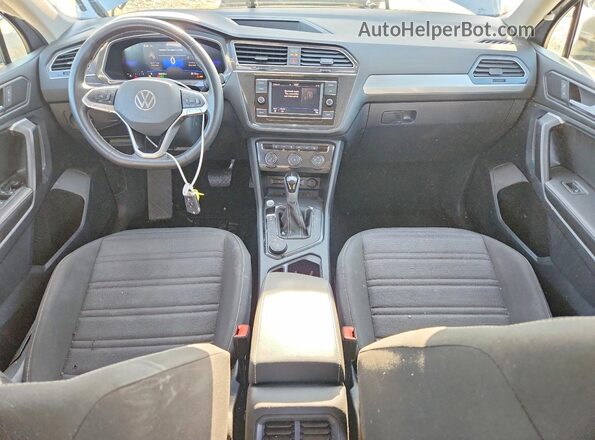 3VVFB7AX0RM077522 2024 VOLKSWAGEN TIGUAN Silver Vista del salpicadero