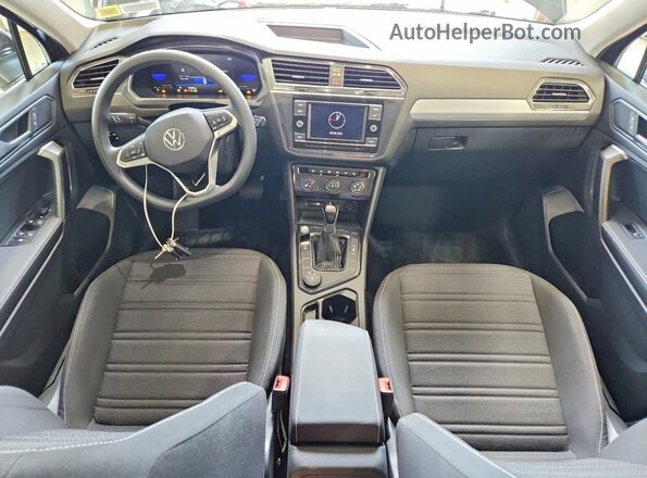 3VVFB7AX5PM067954 2023 VOLKSWAGEN TIGUAN Black Առջևի վահանակի տեսք