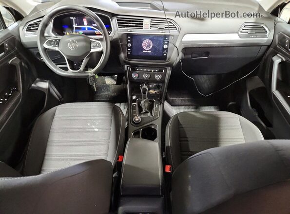 3VVFB7AX8RM124361 2024 VOLKSWAGEN TIGUAN Black წინა პანელის ხედი