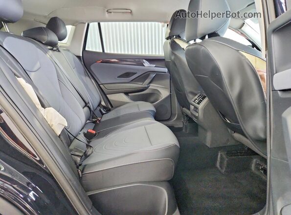 3VVFR7RM1TM075811 2026 VOLKSWAGEN TIGUAN Black Widok wnętrza z tyłu