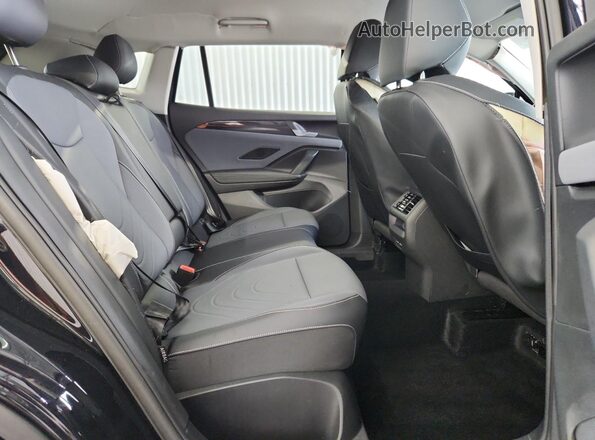 3VVFR7RM1TM075811 2026 VOLKSWAGEN TIGUAN Black 