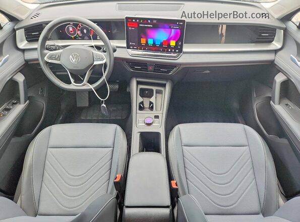 3VVFR7RM6TM042108 2026 VOLKSWAGEN TIGUAN Black Widok deski rozdzielczej