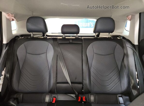 3VVFR7RM9TM099855 2026 VOLKSWAGEN TIGUAN Silver Vista de los asientos traseros
