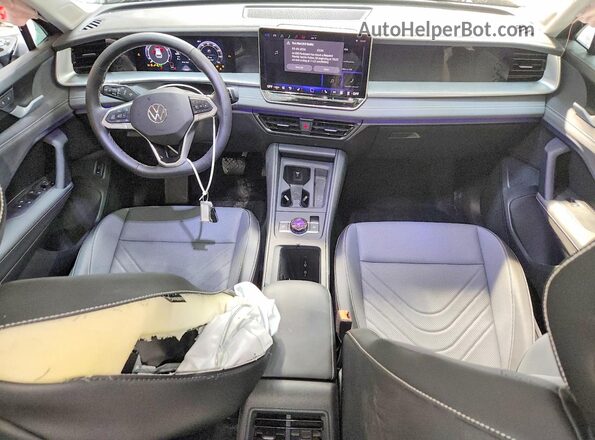 3VVFR7RM9TM099855 2026 VOLKSWAGEN TIGUAN Silver Vista del salpicadero