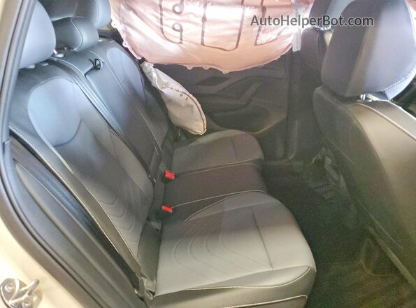 3VVHR7RM4TM077464 2026 VOLKSWAGEN TIGUAN Beige Widok wnętrza z tyłu
