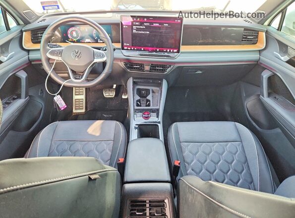 3VVLR7RM7SM039509 2025 VOLKSWAGEN TIGUAN Белый Вид панели приборов