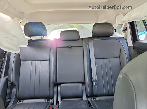 3VVMB7AX1RM074829 2024 VOLKSWAGEN TIGUAN Черный Вид задних сидений