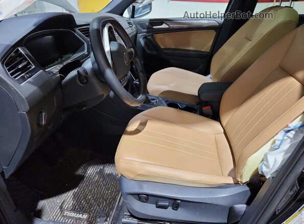 3VVMB7AX3RM175709 2024 VOLKSWAGEN TIGUAN Black წინა სალონის ხედი