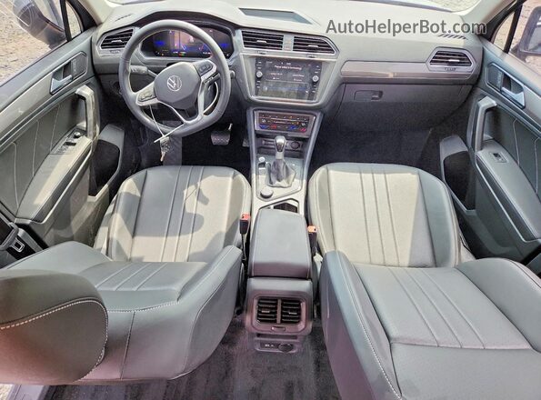 3VVMB7AX9PM076924 2023 VOLKSWAGEN TIGUAN Серебряный Вид панели приборов