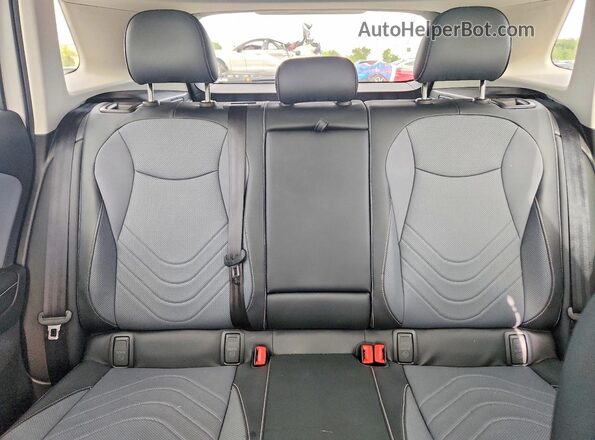 3VVMR7RM3SM065593 2025 VOLKSWAGEN TIGUAN White უკანა სავარძლების ხედი