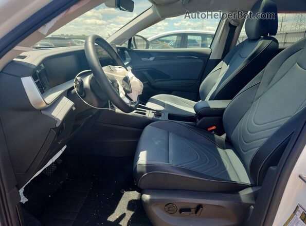 3VVMR7RM4TM068519 2026 VOLKSWAGEN TIGUAN White Widok wnętrza z przodu