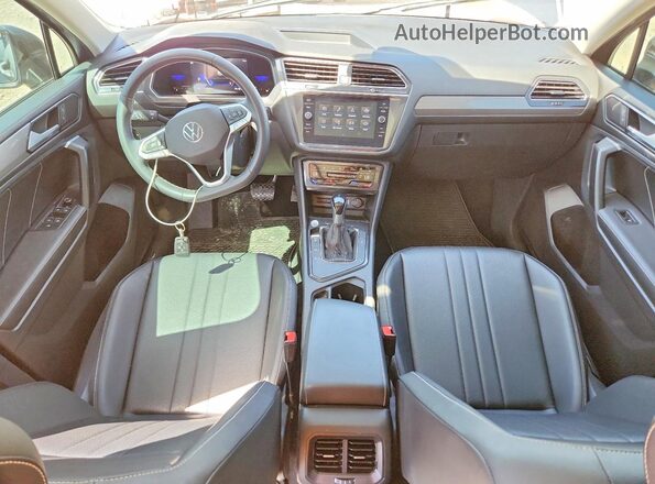 3VVNB7AX1PM011392 2023 VOLKSWAGEN TIGUAN Gray Vista del salpicadero