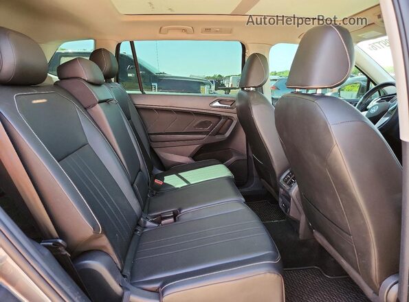 3VVNB7AX1PM011392 2023 VOLKSWAGEN TIGUAN Gray Vista interior trasera